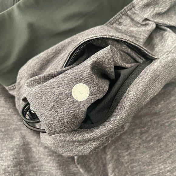 Lululemon T.H.E. Short linerless Size Large - Picture 3 of 5